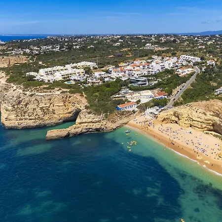 Seaside In Picturesque Nyaraló *