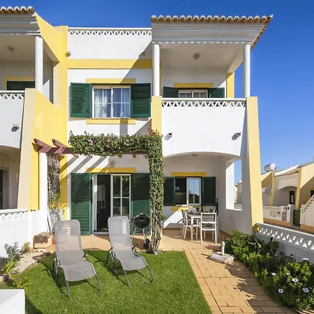 Seaside In Picturesque Holiday home